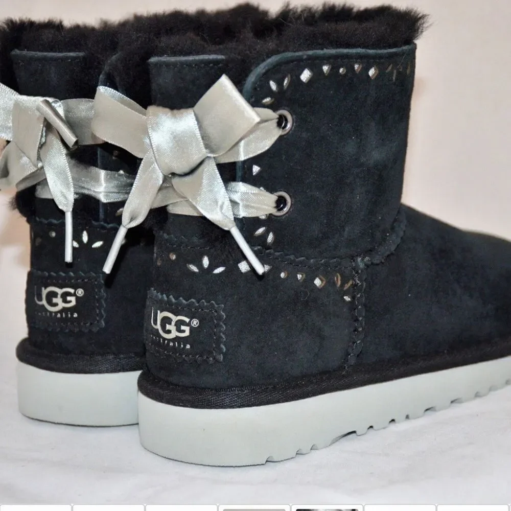 UGG 1010494k Dixi Flora Perforated Bow Ankle Classic Short Boots Fur Black 3 UK2